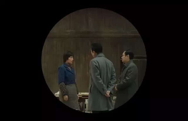 当然了,李晓梅法官是带着为中国普法的光荣使命走进电影院的,我们是断不能埋汰她「这都看不出来」的。