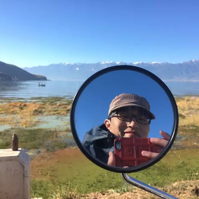 中午,我们收拾东西去往下一站:位于洱海西的磻溪村(「潘西」在南京话里可是美女的意思)。